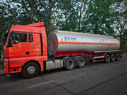 װ������